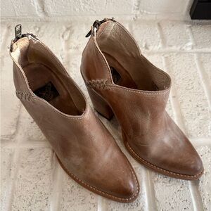 Freebird Steel Booties, tan, size 7. Great condition. Run small.